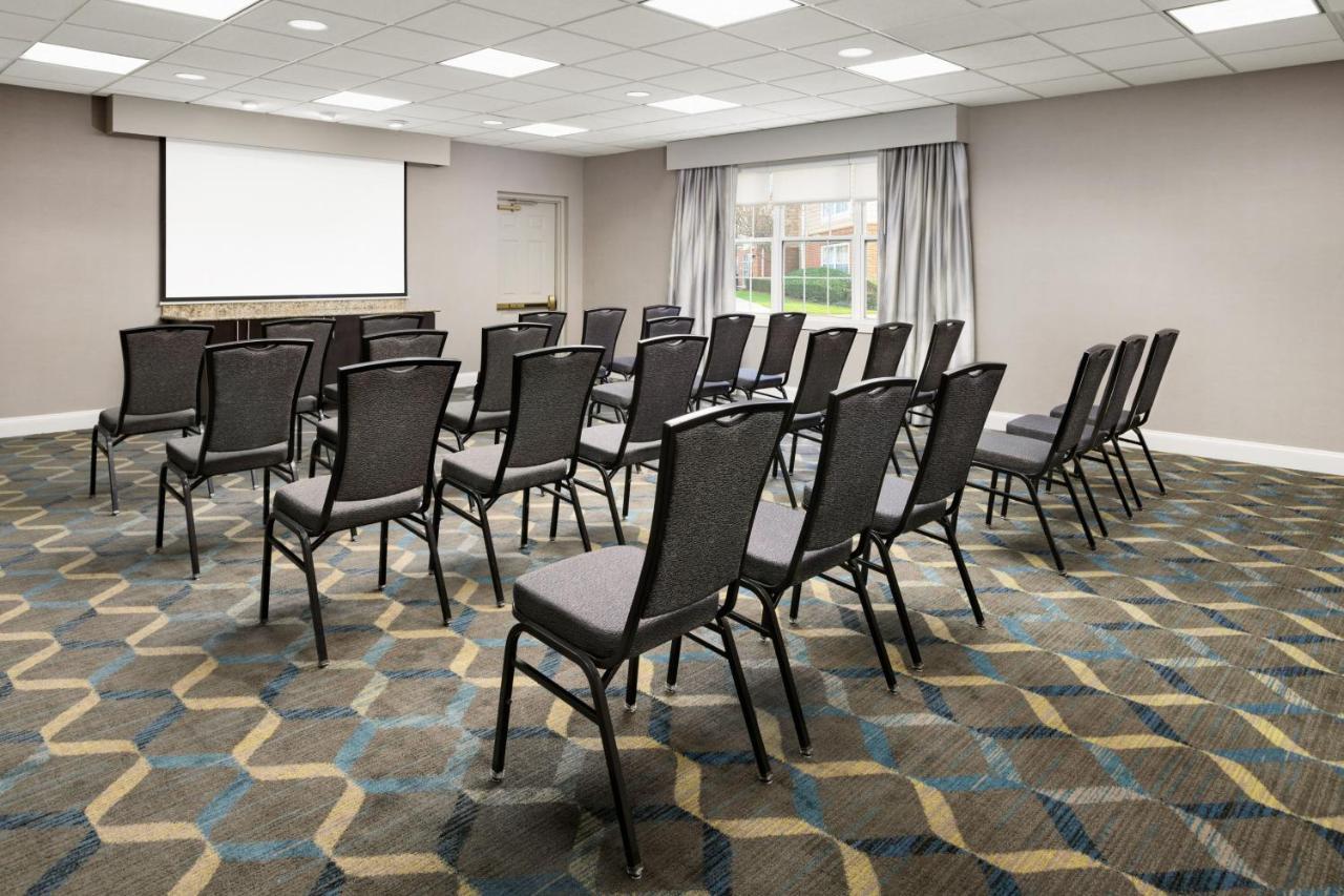 Residence Inn Saddle River Hotel 3*